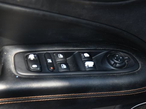 Used 2018 Jeep Compass Limited w/ Navigation Group FWD image 11
