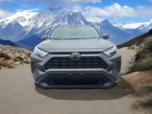 Used 2024 Toyota RAV4 XLE image 8