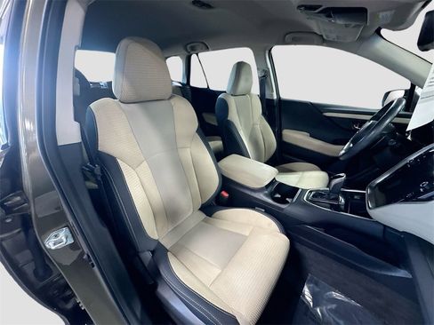 Certified 2022 Subaru Outback Premium image 26