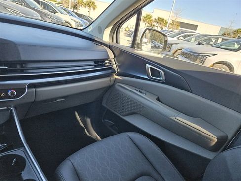 New 2026 Kia Carnival LXS image 9