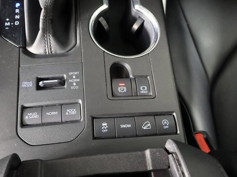 Used 2020 Toyota Highlander XLE image 49