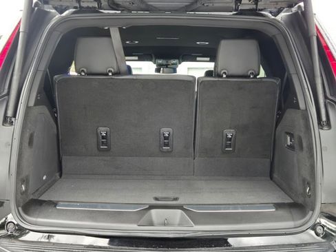 Used 2024 Cadillac Escalade Luxury image 6