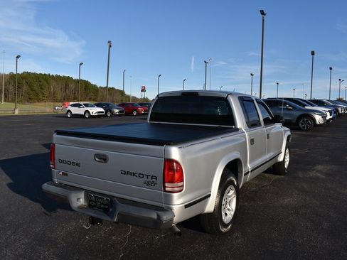 Used 2004 Dodge Dakota Sport w/ Deluxe Convenience Group image 3