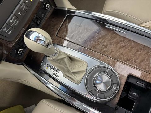 Used 2014 INFINITI QX80 2WD w/ Deluxe Touring Package image 19
