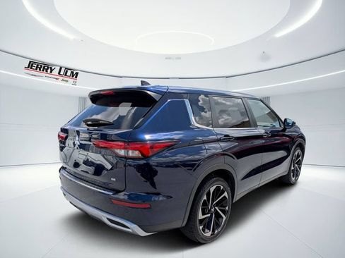 Used 2024 Mitsubishi Outlander SE Black Edition AWD/4WD image 3