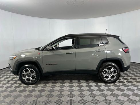 Used 2022 Jeep Compass Trailhawk w/ Trailhawk Elite Group image 11