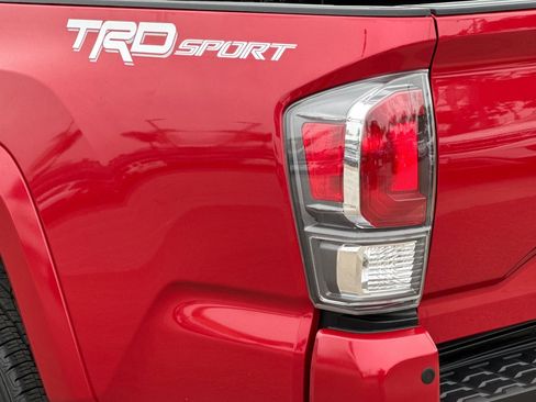 Used 2022 Toyota Tacoma TRD Sport image 25