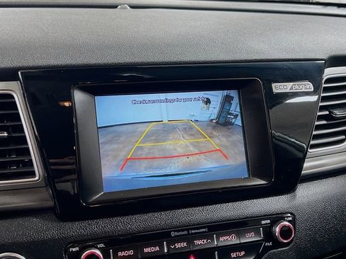 Used 2018 Kia Niro LX image 13