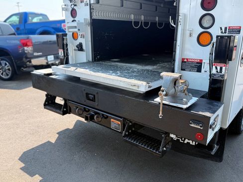 Used 2019 Ford F550 2WD SuperCab Super Duty image 16