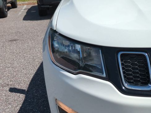 Used 2020 Jeep Compass Limited AWD/4WD image 10