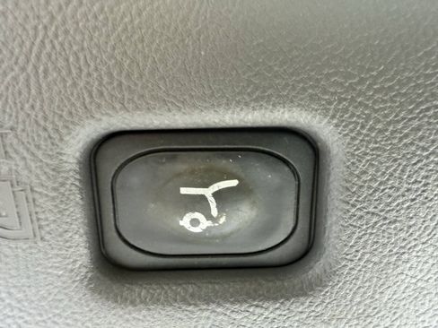 Used 2018 Lincoln MKX Reserve w/ Driver Assistance Package FWD image 32