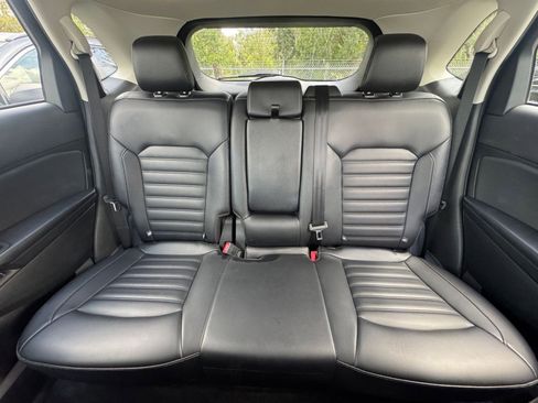 Used 2024 Ford Edge SEL image 37