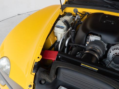 Used 2006 Chevrolet SSR w/ Preferred Equipment Group RWD image 84