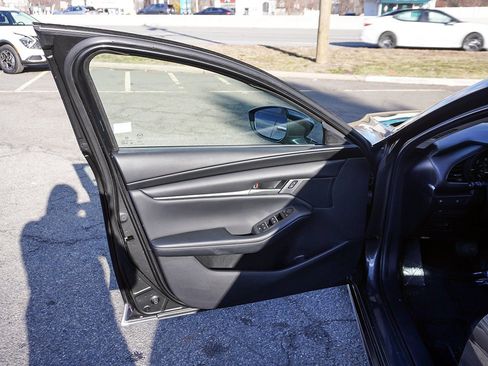 Used 2020 MAZDA MAZDA3 Select image 18