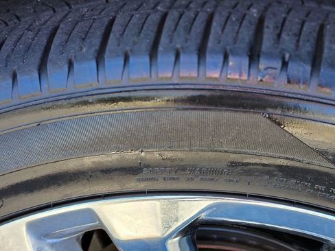 Used 2017 Cadillac Escalade Luxury image 11