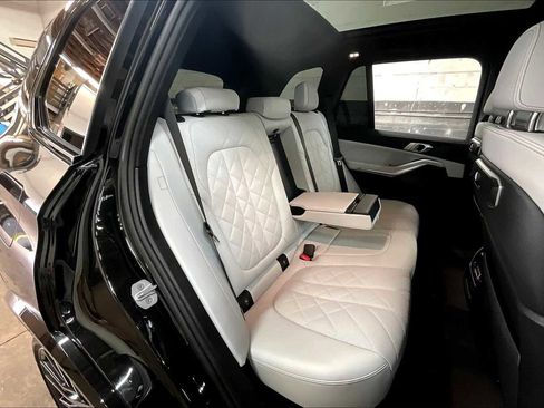 Used 2025 BMW X5 M60i w/ Climate Comfort Package image 30