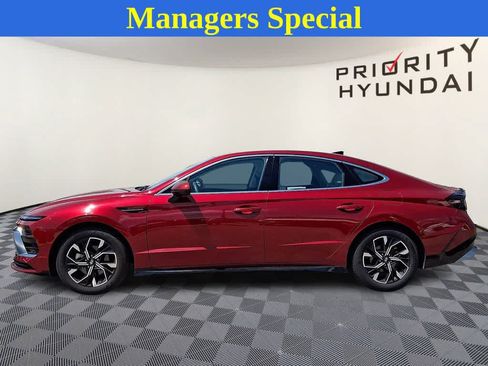 Used 2025 Hyundai Sonata SEL FWD image 7