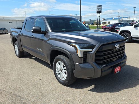 Used 2025 Toyota Tundra SR5 w/ SR5 Premium Package AWD/4WD image 2