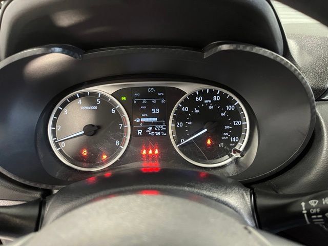 Used 2025 Nissan Versa S FWD image 26
