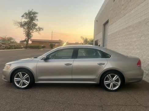 Used 2014 Volkswagen Passat TDI SE image 5