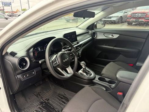 Used 2024 Kia Forte LXS w/ LXS Technology Package FWD image 2