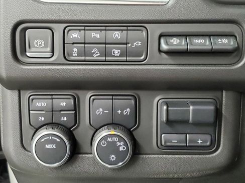 Used 2022 Chevrolet Tahoe High Country w/ Premium Package image 37