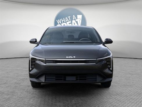 New 2025 Kia K4 LXS image 2