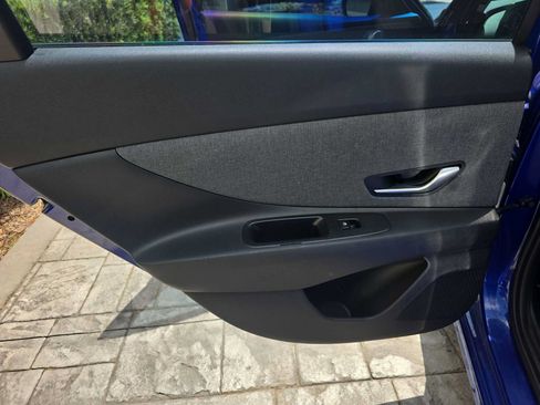 Used 2023 Hyundai Elantra Limited FWD image 10