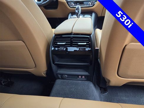 Used 2021 BMW 530i w/ Premium Package image 22