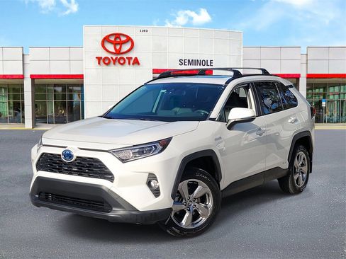 Used 2021 Toyota RAV4 XLE Premium image 1