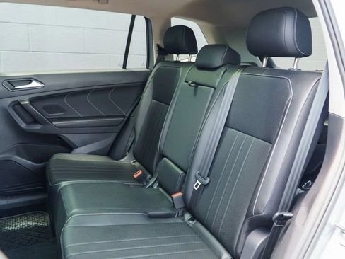 Used 2023 Volkswagen Tiguan SE w/ Panoramic Sunroof Package AWD/4WD image 18