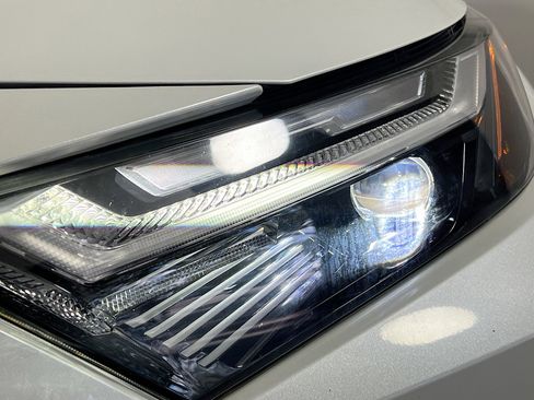 Used 2022 Toyota RAV4 Limited image 12