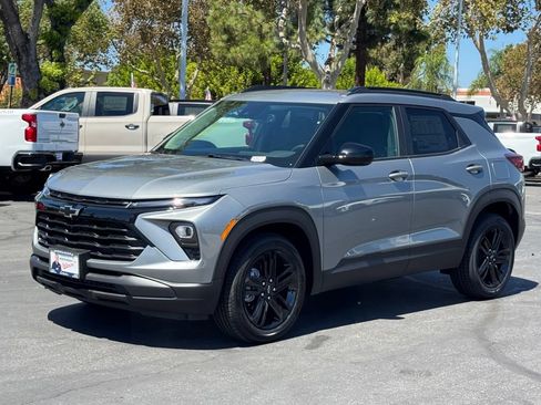 New 2026 Chevrolet TrailBlazer LT w/ Convenience Package FWD image 3