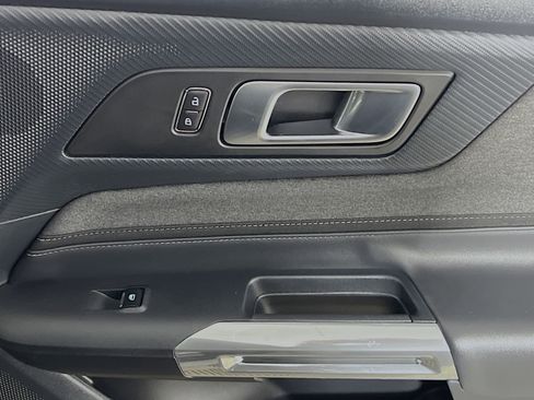 Used 2024 Ford Mustang Coupe image 32