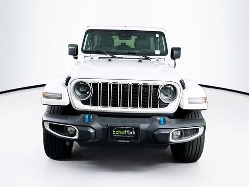 Used 2024 Jeep Wrangler Sahara w/ Technology Group image 2