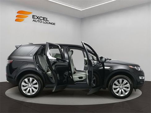 Used 2018 Land Rover Discovery Sport HSE Luxury image 59