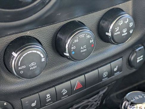 Used 2017 Jeep Wrangler Unlimited Sahara AWD/4WD image 13