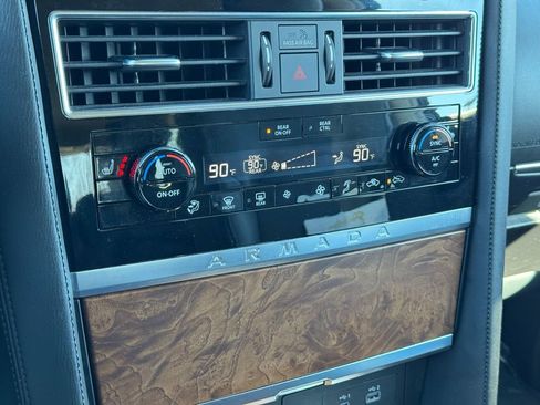 Used 2024 Nissan Armada SL w/ Captain's Chairs Package image 38