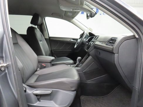 Used 2022 Volkswagen Tiguan SE image 24