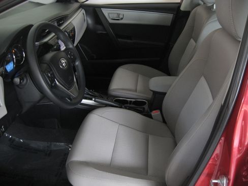Used 2014 Toyota Corolla LE image 7