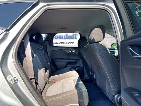 Used 2025 Chevrolet Blazer LT FWD image 8