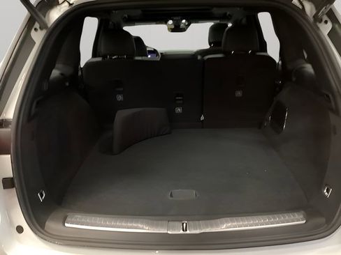 Used 2023 Jeep Grand Cherokee Overland image 31