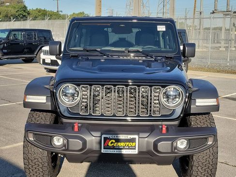 New 2026 Jeep Wrangler Unlimited Rubicon w/ Technology Group image 23