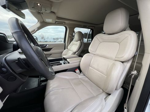 Used 2020 Lincoln Navigator Reserve w/ Luxury Package image 16