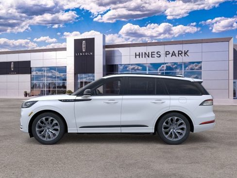 New 2026 Lincoln Aviator AWD image 3