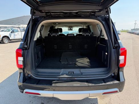 Used 2024 Ford Expedition Max XLT image 20
