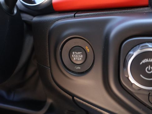 Used 2019 Jeep Wrangler Unlimited Rubicon AWD/4WD image 37