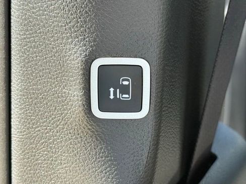 New 2025 Chrysler Pacifica Limited image 26