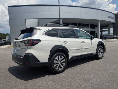 Certified 2025 Subaru Outback Premium AWD/4WD image 4