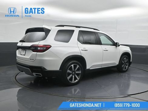 Certified 2025 Honda Pilot Elite image 2